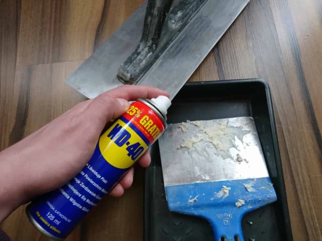 Skuteczne sposoby i środki które rozpuszczą cement z każdej powierzchni
