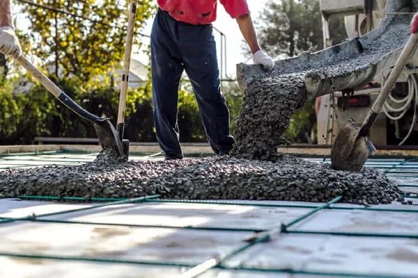 Czym się różni cement od betonu - poznaj kluczowe różnice i zastosowanie